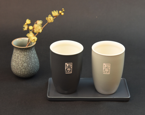 17、战国“相思”铜印章瓷漱口杯.jpg